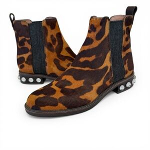 NWOT Louise et Cie Ankle Chelsea Boots 11